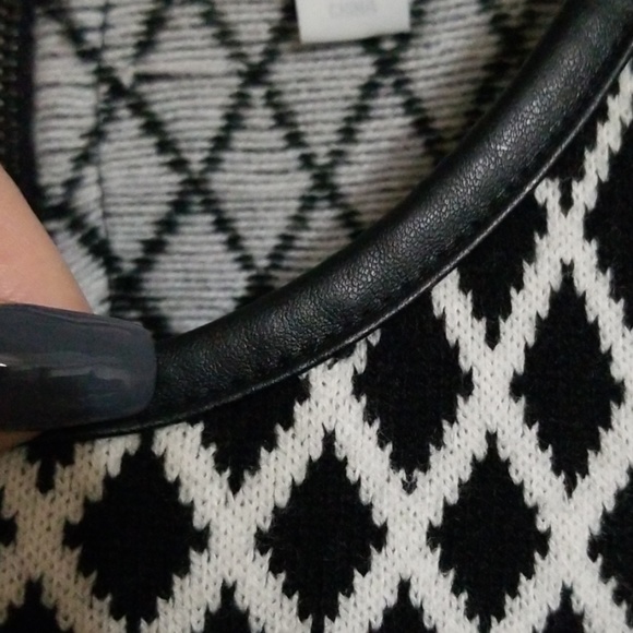 New York and company body Hugging sweater dress - Picture 5 of 6